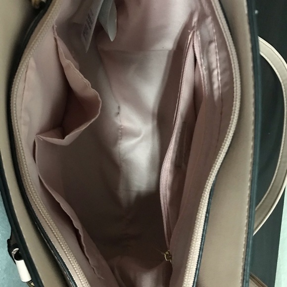 ❌SOLD❌Pre-owned Call It Spring bag - Picture 7 of 7